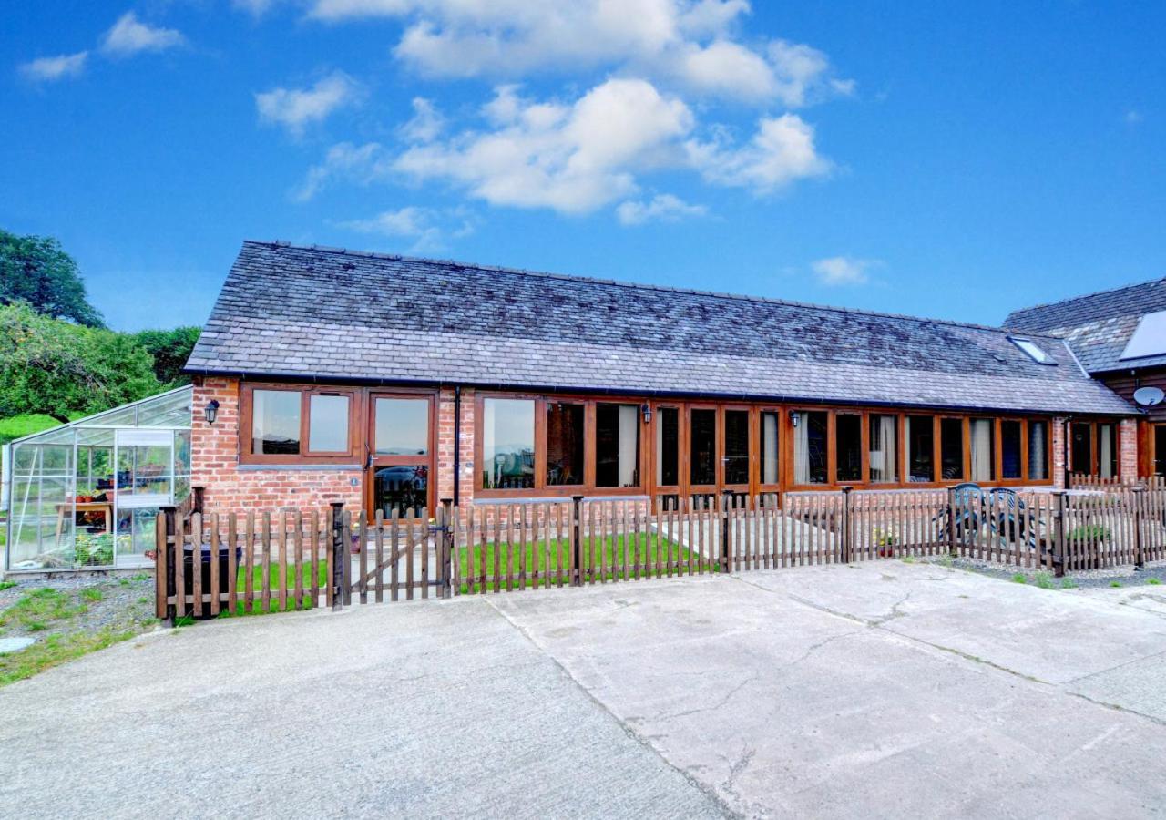 Barn 1 Villa Berriew Exterior photo